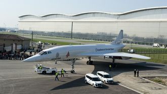 Concorde MSN1 på vei til museet Aeroscopia på Toulouse-Blagnac for et par år siden. Det jobbes også med å sette et tilsvarende fly tilbake til flygedyktig stand til 50-årsjubileet for jomfruferden i 2019.