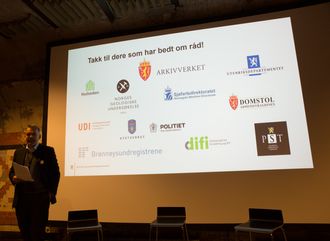 Jan Hjelle i KMD takket etatene som har bedt om råd. En overvekt av prosjektene som har fått hjelp av Digitaliseringsrådet er fra justissektoren.