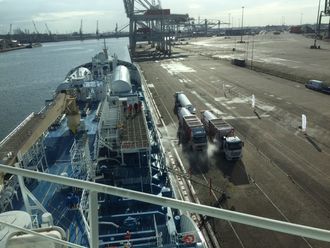 Ternsund fylte LNG i Rotterdam tidligere i år. Tilgangen på naturgass for skip blir bedre og bedre.