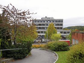 FORESLÅS REVET: Sentrumsbygget kan bli erstattet med flere nye bygg.