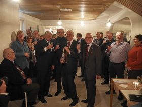 I FJOR: Slik så det ut på lanseringsfesten for forrige generasjon med Oppegård-akevitt. Det blir nok like moro i år!