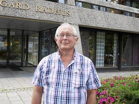 BEKYMRET: Sturle Hoff, tillitsvalgt i Utdanningsforbundet i Oppegård, er bekymret for trangt budsjett i Oppegård. Foto: Yana Stubberudlien.