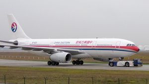 China_Eastern_A330-200_B-6121_FRA.300x16