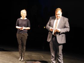 VAR TILSTEDE: Ida Lindrveit (Krf) og ordfører Thomas Sjøvold (H) holdt innlegg.