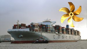 Seaspan_Cosco_Excellence_Hamburg_wikiasd