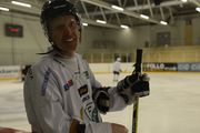 ISI MORO: Thomas Kihlman håper flere vil være med på isen fremover.