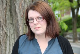 KASTER SEG INN I SKOLEDEBATTEN: Tobarnsmor Ruth Aga fra Kolbotn.