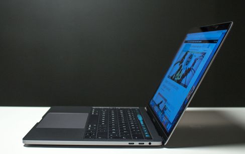 MacBook Pro 13 er i høy grad en gjennomført maskin, men svært mange kompromiss er tatt, noe som gjør at vi tipper maskinen blir mer aktuell for mange litt lenger frem i tid.