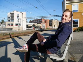 HJEMME: WIlkinson er glad i hjemkommunen sin. Her er han fotografert på Kolbotn stasjon.