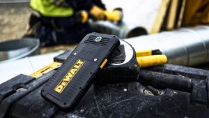 DEWALT-PHONE-WORK%5B1%5D%5B3%5D.300x169.