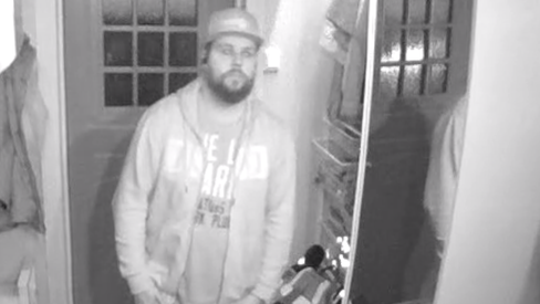 Piper NV gir oss HD-oppløsning, og selv om komprimeringen er svært hard, mener vi at det holder til å identifisere personen på bildet.