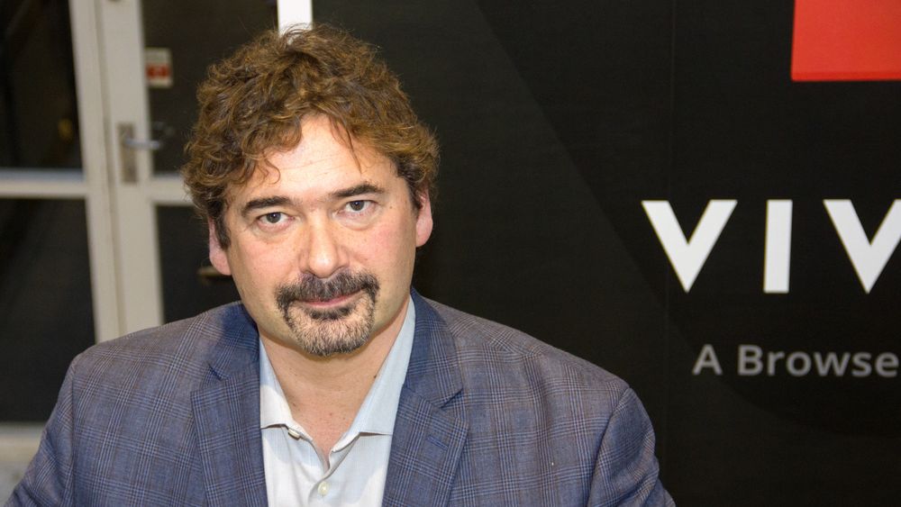 Jon von Tetzchner forteller i intervjuet hvordan det går med Vivaldi og målet om å bli Norges ledende programvareselskap, målt i antallet brukere.