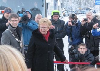 20. desember 2011 åpner samferdselsminister Magnhild Meltveit Kleppa Tunsbergtunnelen.