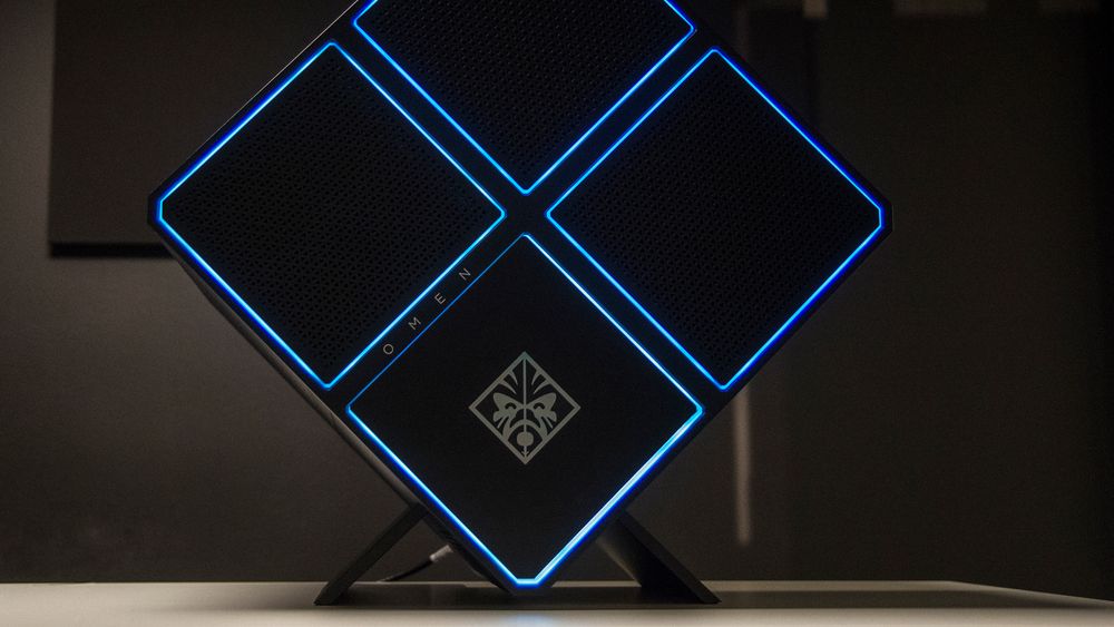 Omen X er en gigant, men heldigvis utnytter den plassen den stjeler fra skrivepulten din til å introdusere en rekke smarte løsninger.