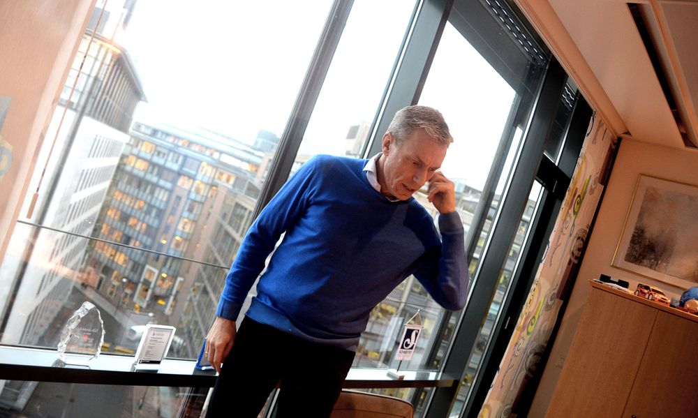 SER TIL VG-HUSET: Fra 9. etasje har Ryssdal utsikt til både tingretten, VG-huset i Akersgata 55, og store deler av byen på dager med mindre tåke.