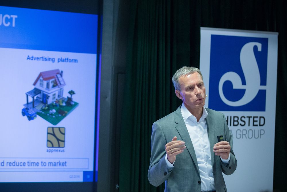 Slik ser vi vanligvis Rolv Erik Ryssdal, på Schibsteds kvartalsvise resultatpresentasjoner.