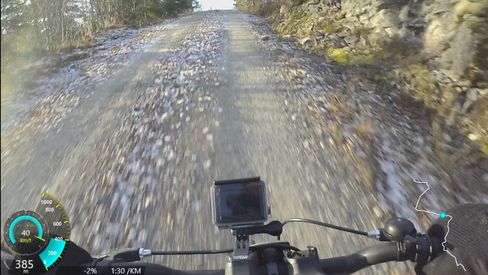 Det vi savner mest er all sensordataene vi får fra Garmins kameraer, som fart, høyde, puls, tid i hopp og mye mer.