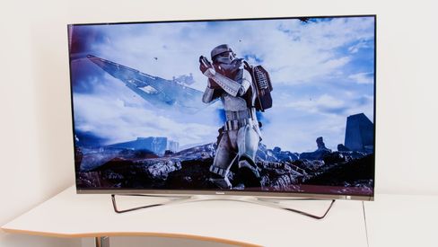 Alle vil lage OLED-TV-er for tiden. Unntatt Samsung. Her er Panasonics variant fra i fjor. Den kostet heftige 100 000 kroner i butikken.