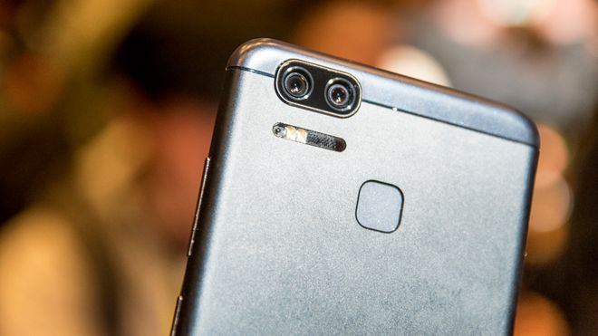Møt Zenfone Zoom - med optisk zoom og et gigantisk batteri