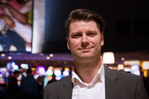 Alexander von Krogh er kategorisjef for nettverk i Expert, og tror de nye, trådløse teknologiene som kommer i butikken i 2017 vil gi deg bedre dekning i enklere design, og enda flere muligheter enn noen gang.