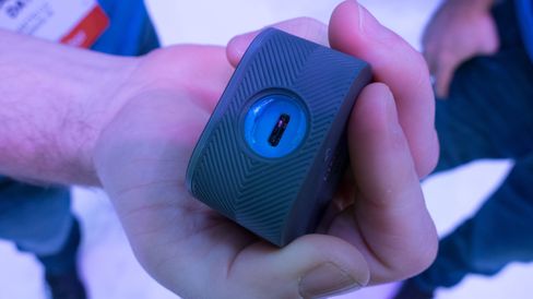 Link lades eller overføres via USB-C.