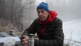ØNSKER ALLE VELKOMMEN TIL EN NY SESONG: – Alle gleder seg, alle prater og har det hyggelig, og blir kjent med hverandre, sier turleder Harald Lundstedt.
