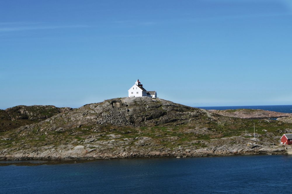 Myken fyr kalles øyas katedral.