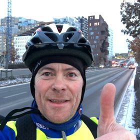 KLAR FOR BOMPENGER: MDGs Jens Nordahl her fotografert på sykkeltur til Oslo tirsdag morgen, mener det er smart å innføre lignende tiltak som i Oslo lokalt i Oppegård, samt en lokal bompengering.