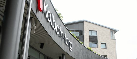 FÆRRE BESØKENDE: Det var færre besøkende på Kolbotn Torg i 2016 enn 2015, men mer penger ble lagt igjen på senteret.
