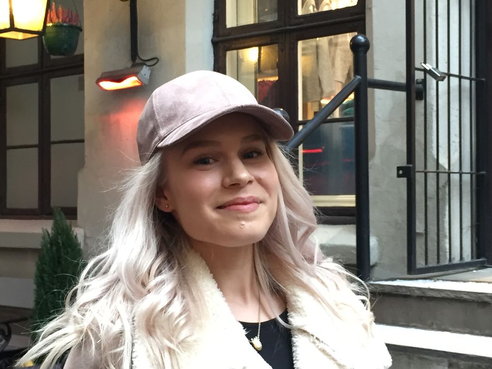 – På fritida trener eg og lyttar til HipHop og R&B, fortel redaktøren.