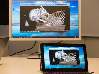 Her får vi en demonstrasjon av hvordan man kan jobbe med en 3D-modell basert på MR-bilder. Grafikkprosesseringen foregår i en virtuell maskin, mens kun skjermbildet streames over til brukere som kan sitte hvor som helst i verden. .