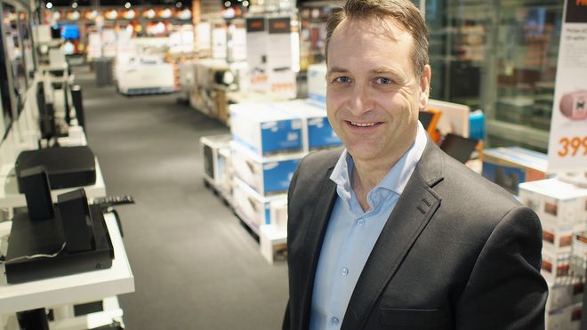 STØRRE TV OG FLERE NETTBRETT