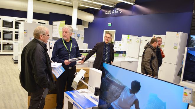 ELEKTROKRIG FOR MORGENFUGLER