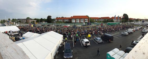 Avisen BT meldte om kaos og ville tilstander da Power åpnet sitt første varehus i Danmark. Foto: Mikkel Alme.