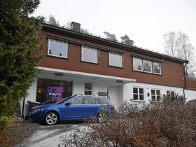 FÅR KONKURRANSE: Jølstad begravelsesbyrå har så langt vært alene om begravelsesmarkedet i Oppegård. Nå får de konkurranse. Foto: Yana Stubberudlien