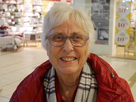 Else Ringen (77), Myrvoll: – Vi bor i en blindvei, så jeg forstår at området vårt ikke er prioritert, men det er innmari glatt overalt i kommunen. Jeg må alltid ha brodder og staver når jeg går turer, ellers så skulle det ikke gå.
