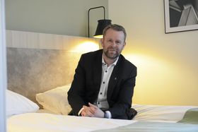 STOR(DALEN)TRIVES! Sjur Aalvik, direktør Quality Hotel Mastemyr er fornøyd med oppussingen.