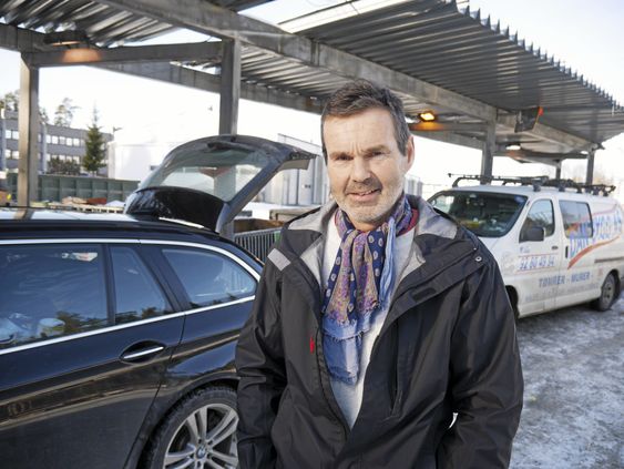 – MERKELIG: – Økning på 70 prosent høres ut som en veldig stor økning fra det som vi betaler i dag. Formannskapets vedtak virker merkelig. De folkevalgte bør jo velge den mest økonomiske løsningen for innbyggerne, sier Stig Linna (55) fra Oppegård. Foto: Yana Stubberudlien