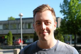 GÅR FOR TINGET: Selv om Nicholas Wilkinson er førstekandidat i Akershus for SV, debatterer han også lokalt hjemme i Oppegård.