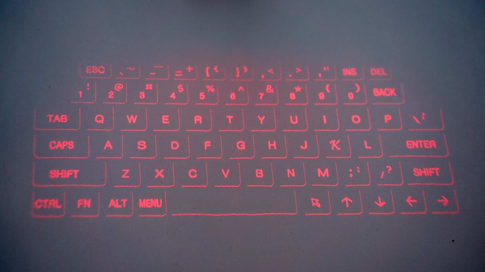 Tastaturet synes best i litt dunkel belysning.