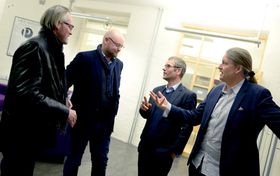 FORTSETTER SAMARBEIDET: Mediebedriftenes Landsforening og Kantar TNS fortsetter et 30 år langt samarbeid med nye lesertallsmålinger. Fra venstre; mediedirektør Jørn Leipart i TNS, avdelingsleder Harald Kittelsen i ComScore, fagsjef Geir Engen i MBL og markedsdirektør Ingvar Sandvik i Kantar TNS Gallup.
