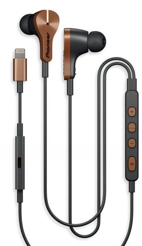Rayz Plus kommer med egen Lightning-inngang på kabelen, som du kan se til venstre på bildet.
