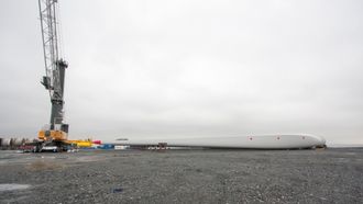 Turbinbladene er 75 meter lange, og er helstøpte. Produsert av Siemens.