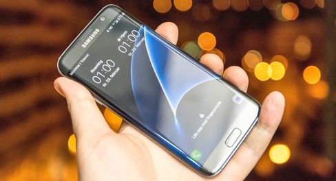 Slik så årets høydepunkt ut i fjor. Galaxy S7-modellene fra Samsung ble lansert under messen, og har klart å holde stand mot nesten alt av konkurrenter i året som har gått. Den må holde ut som toppmodell litt til, mens vi venter på en senere lansering av Galaxy S8.