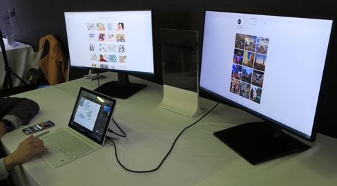 Selv med to 4K-skjermer koblet til fløt Windows 10 godt på Galaxy Book.