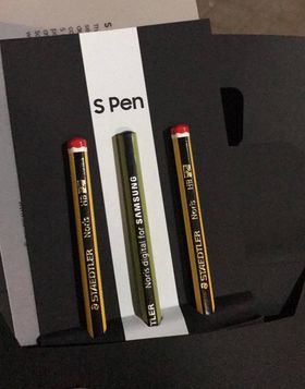 I kategorien litt snåle nylanseringer viste Samsung også frem en S-Pen laget i samarbeid med blyantprodusenten Staedtler.