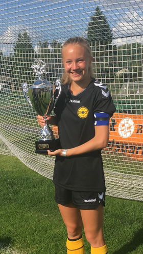 ELSKER FOTBALL: Tuva Uppman Knudsen er månedens Fair Play-profil i OI Fotball.