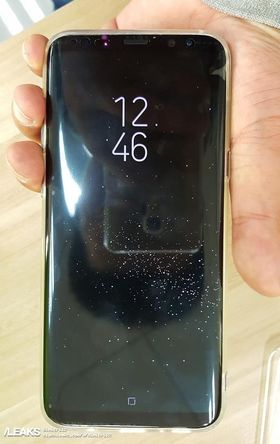 Dette bildet skal vise fremsiden av telefonen der hjem-knappen ikke lenger er på plass.