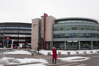 NIF IT består i dag av rundt 45 ansatte. En tredel jobber med IT-support i Drammen og resten jobber med drift, utvikling og forvaltning fra lokalene ved Ullevål Stadion (bildet). De kjøper også inn tjenester med offshoring fra Bulgaria. Foruten nettjenester for publikum forvalter de også en infrastruktur med 1500 brukere på kontorstøtteplattform, 42 ulike lokasjoner med nettilgang, 8000 databaser og 300 servere.