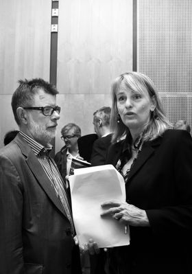 Nyere tid, altså 2012: Administrerende direktør i MBL, Randi S. Øgrey og fagsjef Helge Holbæk-Hanssen i Mediebedriftenes Landsforening.